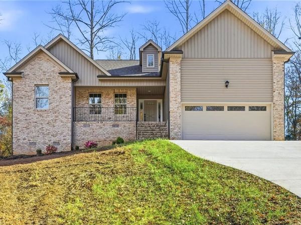 814 Montgomery Court, Walnut Cove, NC 27052