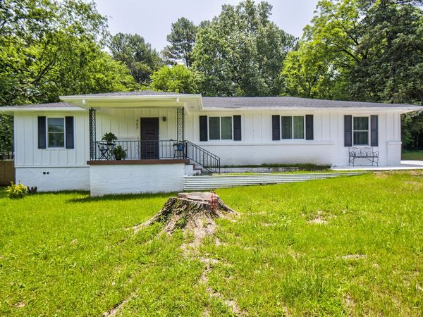 717 W James Avenue, Rossville, GA 30741