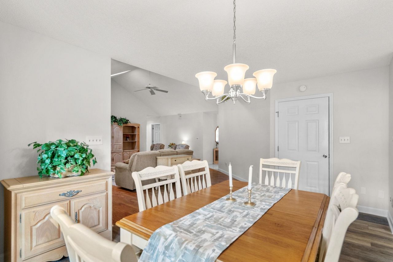 1239 Links Rd. Photo 13