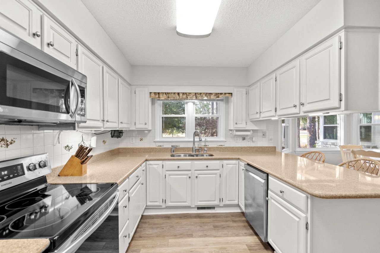 1239 Links Rd. Photo 17