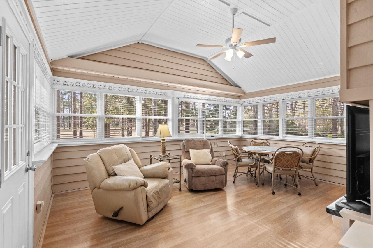 1239 Links Rd. Photo 20