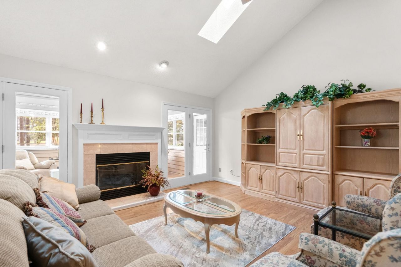 1239 Links Rd. Photo 9