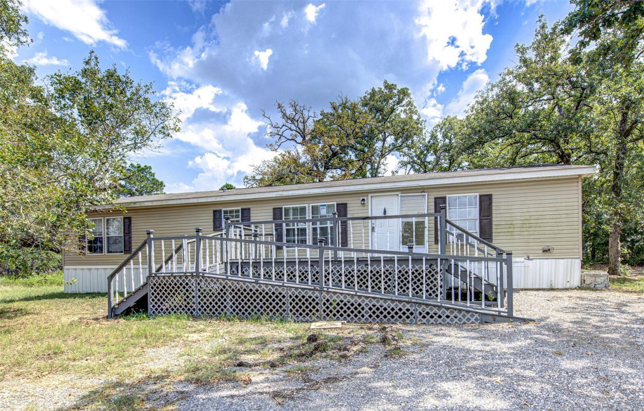 115 N Pinto Ct, Paige, TX 78659 Main Photo