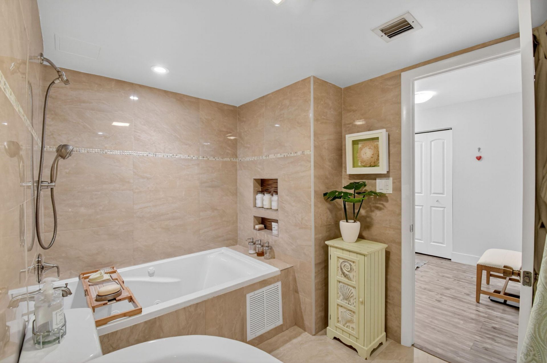 2816 N 46th Avenue, Unit J682, Hollywood, FL 33021 Photo