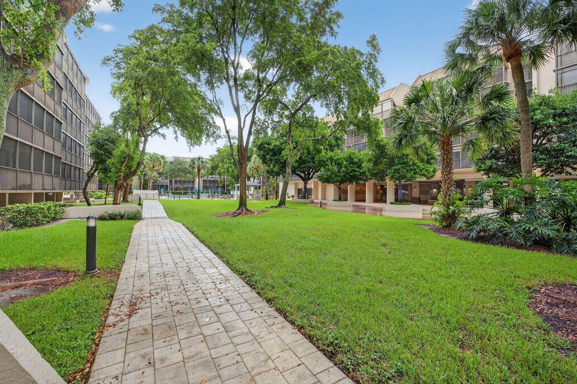 2816 N 46th Avenue, Unit J682, Hollywood, FL 33021 Photo