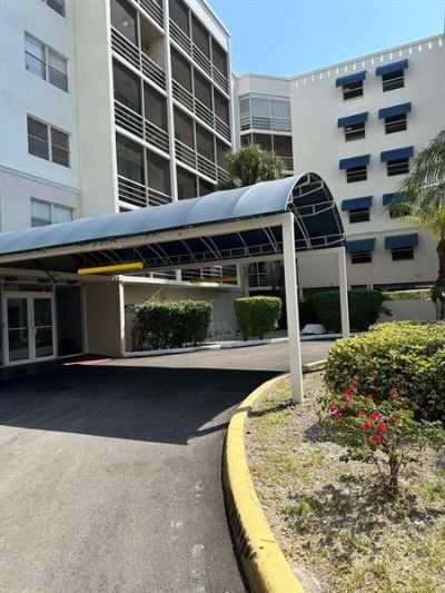 2821 NE N Miami Beach Boulevard, Unit 3M, North Miami Beach, FL 33160 Photo