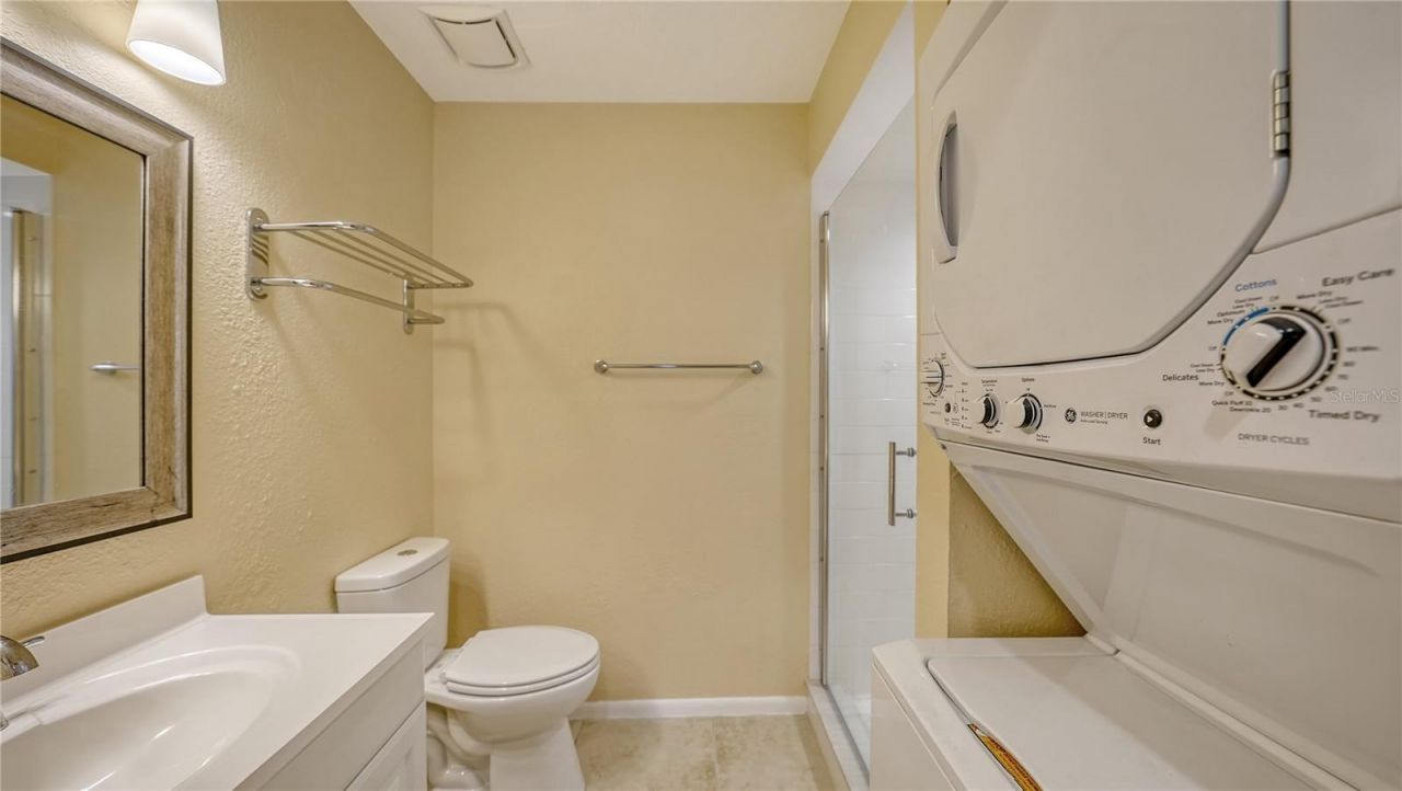 631 N Orange Avenue, Unit 208, Sarasota, FL 34236 Photo