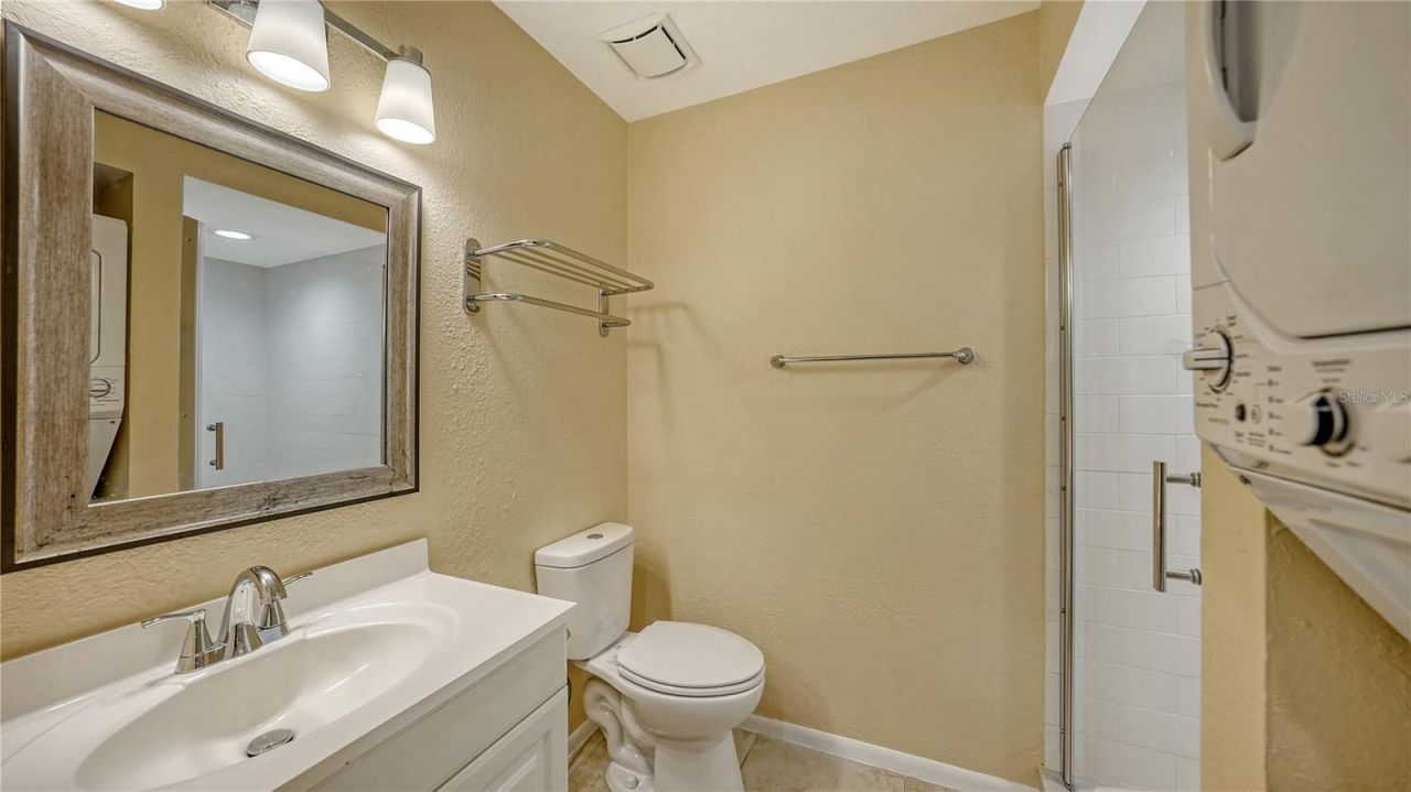 631 N Orange Avenue, Unit 208, Sarasota, FL 34236 Photo