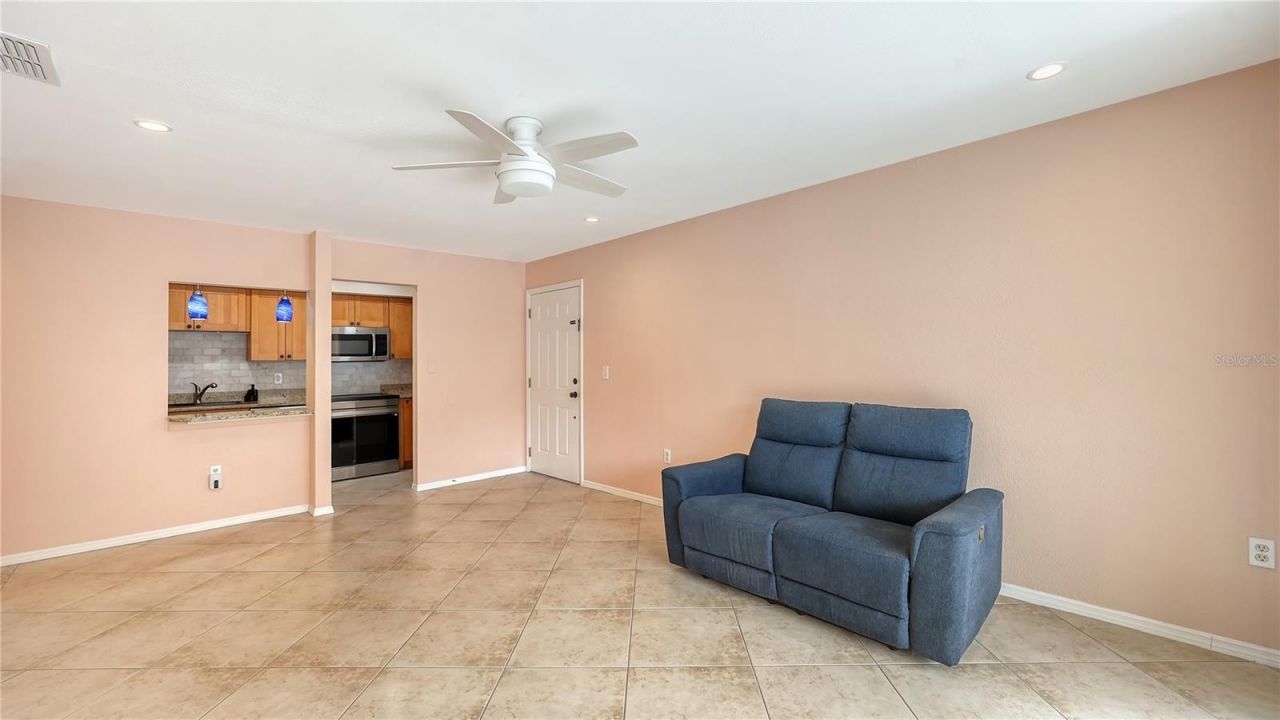 631 N Orange Avenue, Unit 208, Sarasota, FL 34236 Photo