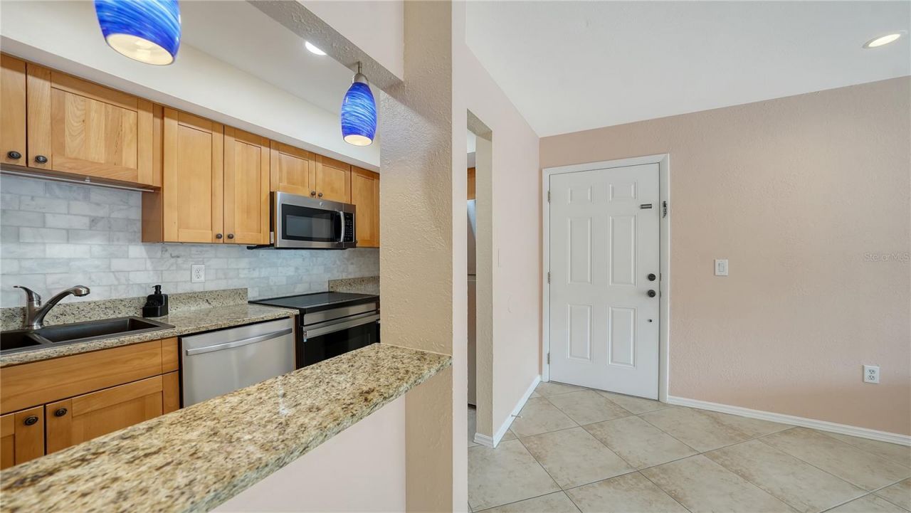 631 N Orange Avenue, Unit 208, Sarasota, FL 34236 Photo