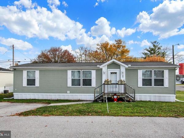 225 BRICK LANE, NEW OXFORD, PA 17350