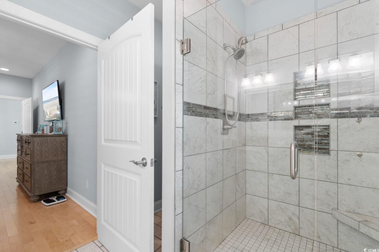 1957 24th Ave. N Photo 5