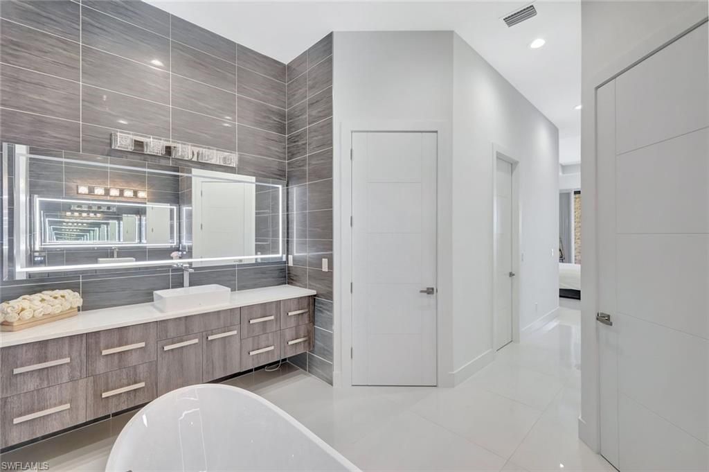 1110 Lenox Ct, Cape Coral, FL 33904 Photo