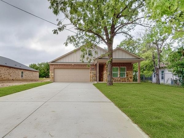 201 Dellis Street, Terrell, TX 75160