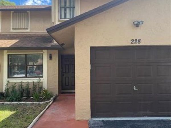 228 Lakeside Circle, Unit 228, Sunrise, FL 33326