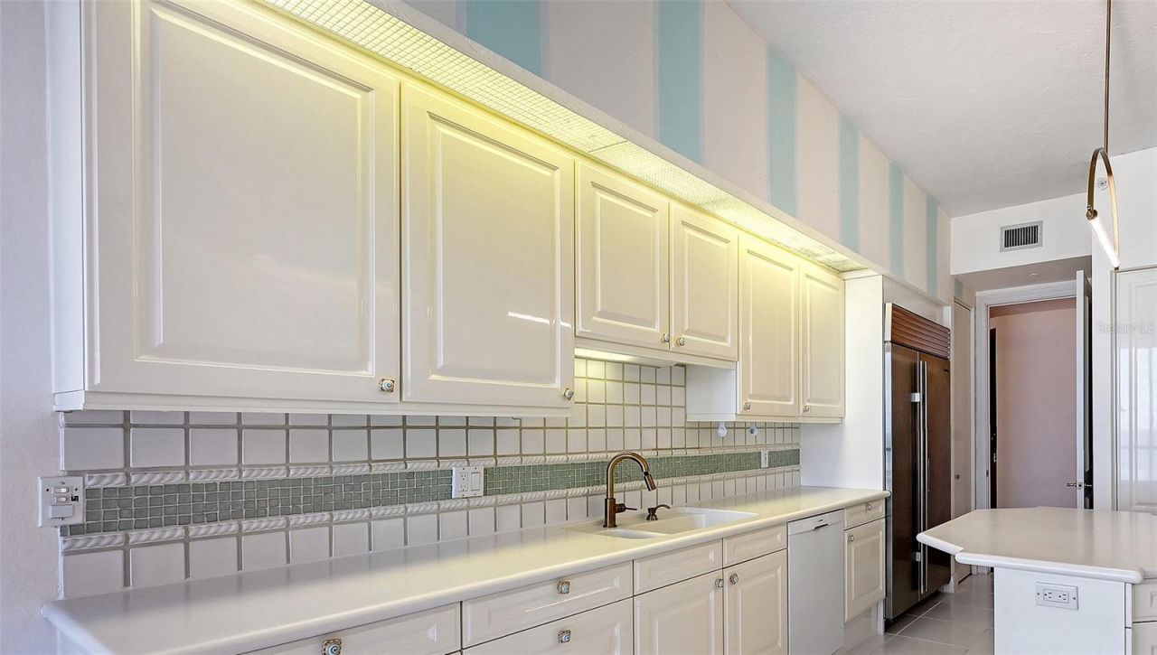 1241 Gulf Of Mexico Drive, Unit 804, Longboat Key, FL 34228 Photo