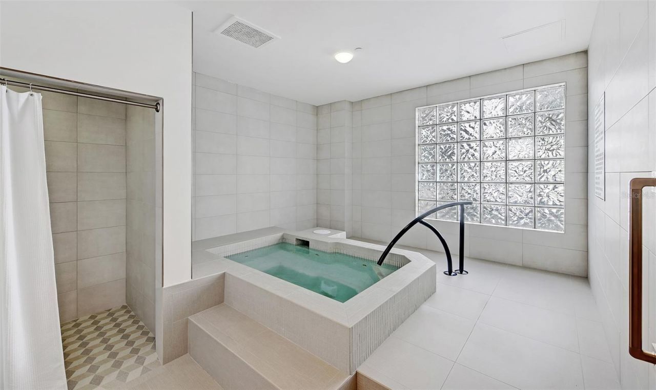 1241 Gulf Of Mexico Drive, Unit 804, Longboat Key, FL 34228 Photo