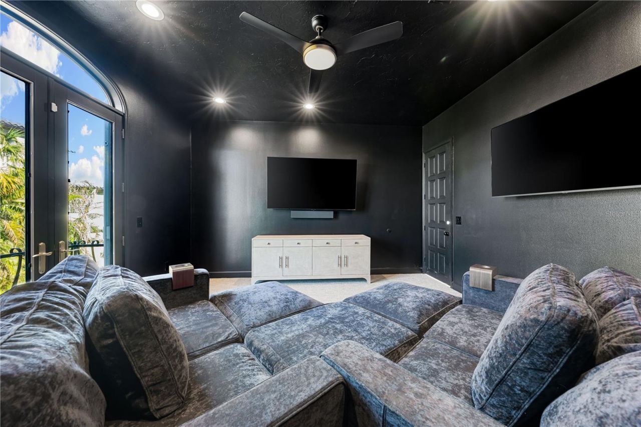 1023 Tocobaga Lane, Sarasota, FL 34236 Photo