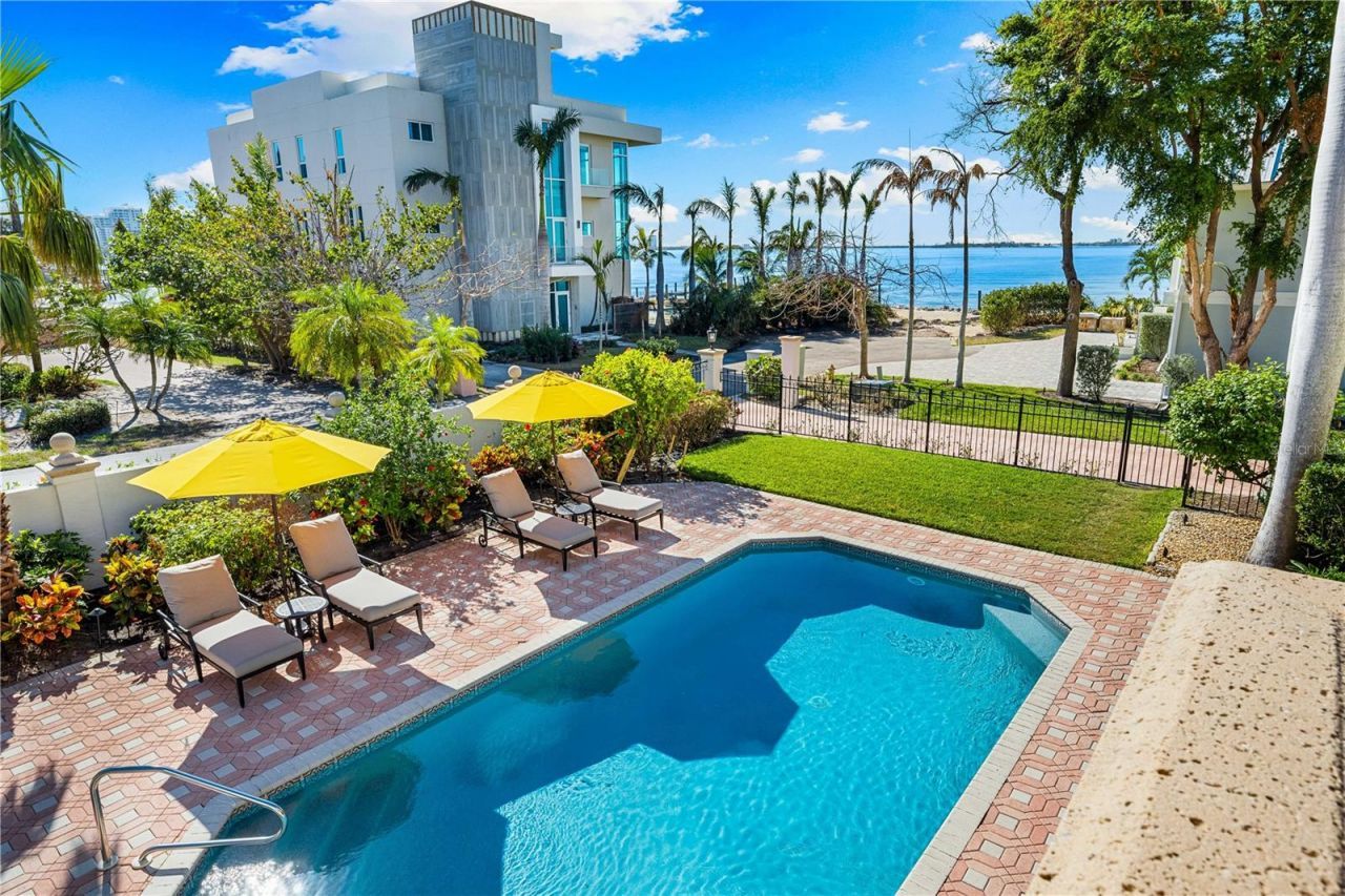 1023 Tocobaga Lane, Sarasota, FL 34236 Photo