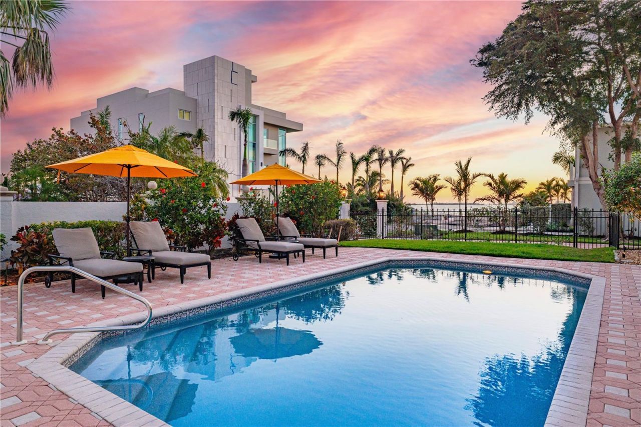 1023 Tocobaga Lane, Sarasota, FL 34236 Photo