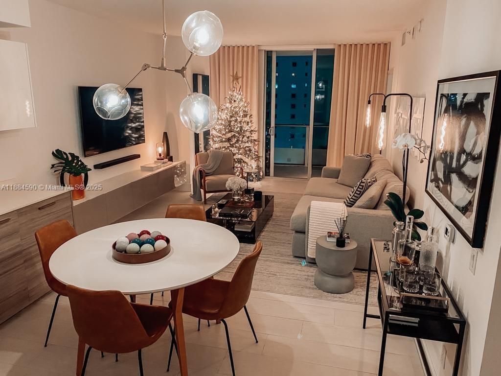 1300 Brickell Bay Dr, Unit 806, Miami, FL 33131 Photo