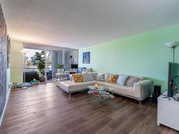 6923 Cypress Rd, Unit C12, Plantation, FL 33317