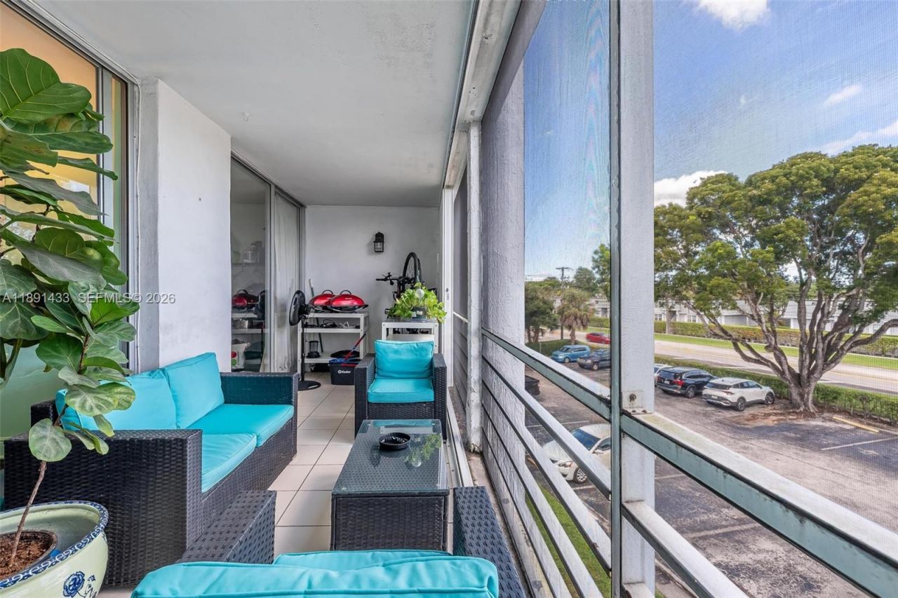 6923 Cypress Rd, Unit C12, Plantation, FL 33317 Photo