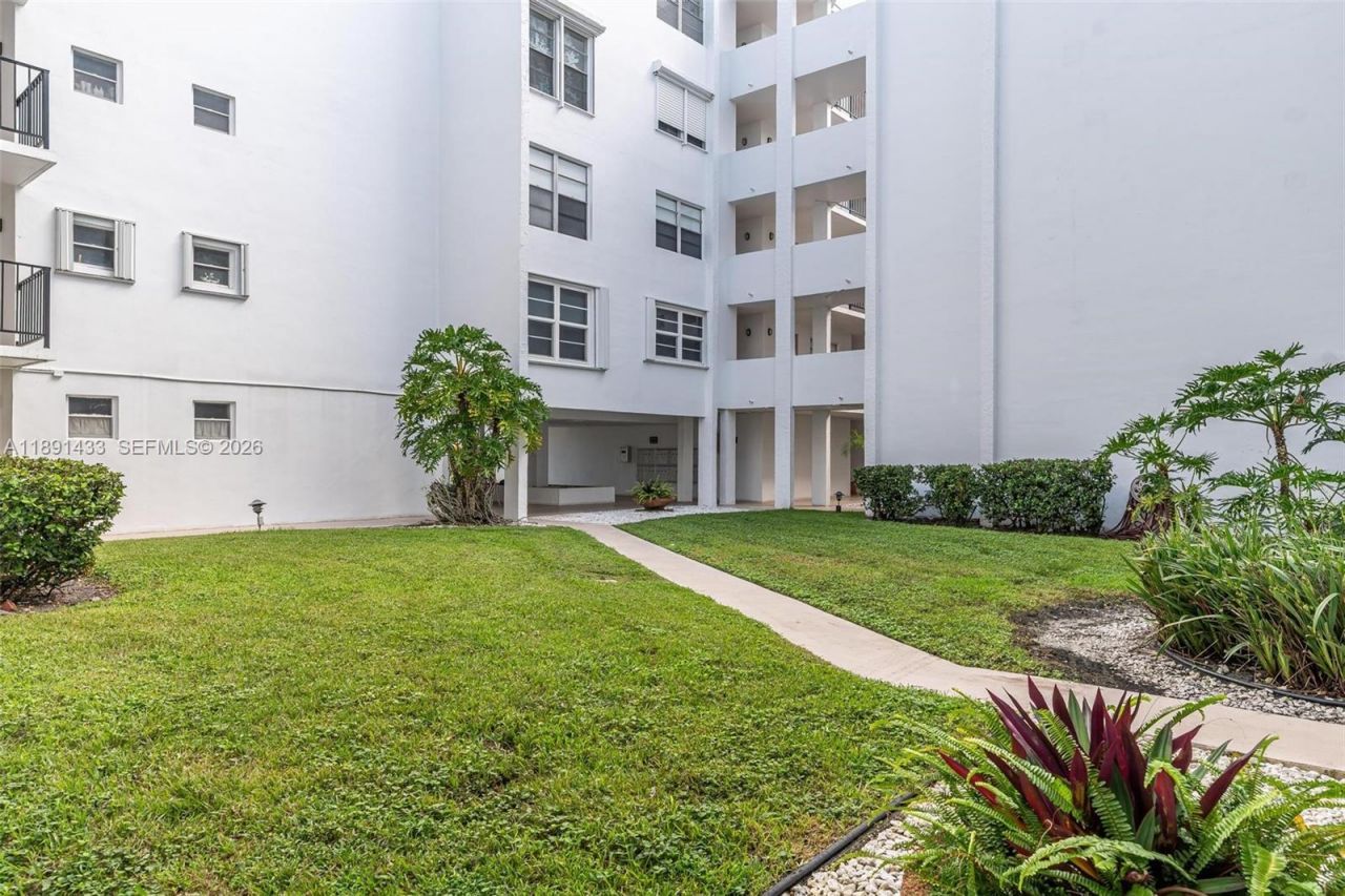 6923 Cypress Rd, Unit C12, Plantation, FL 33317 Photo