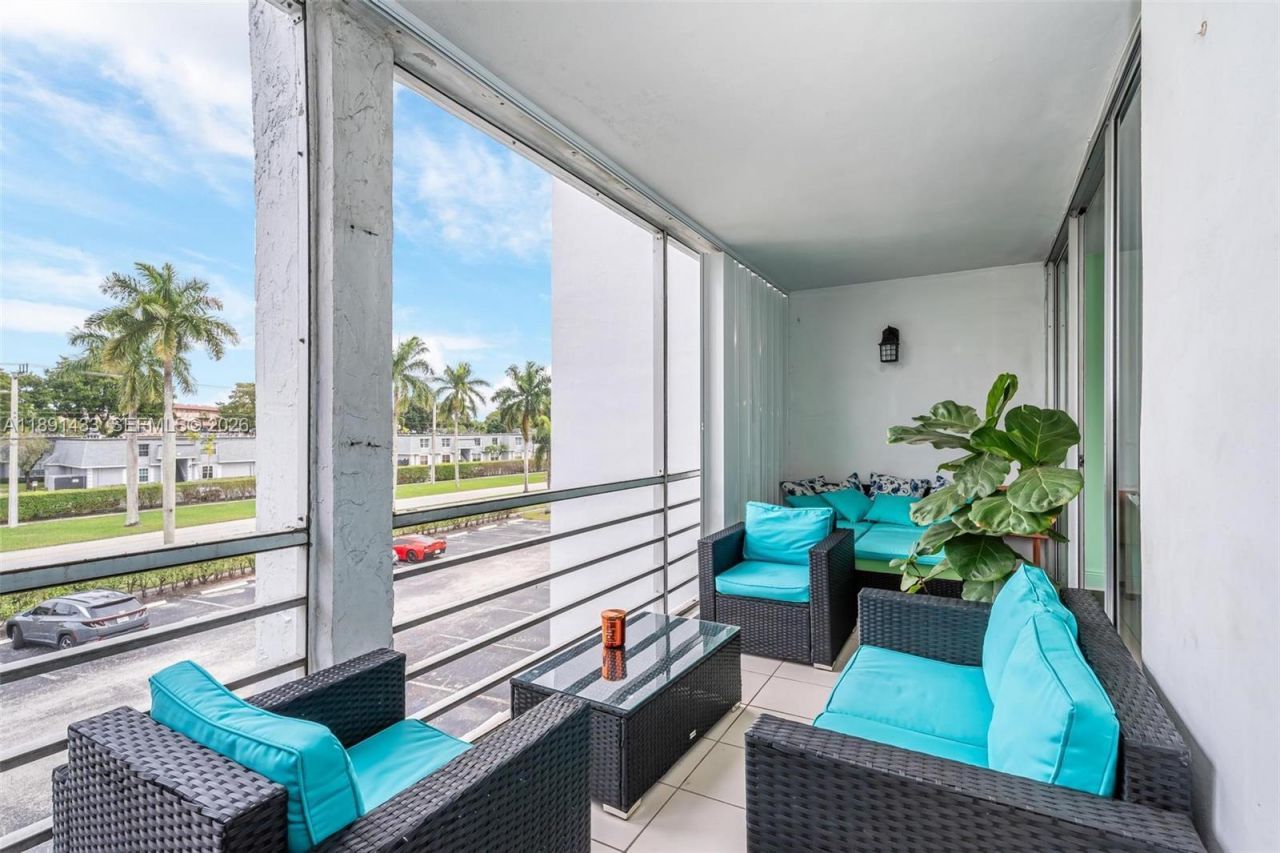 6923 Cypress Rd, Unit C12, Plantation, FL 33317 Photo