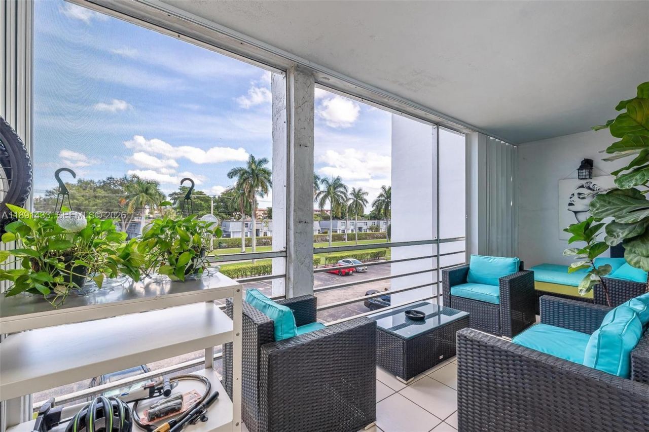 6923 Cypress Rd, Unit C12, Plantation, FL 33317 Photo