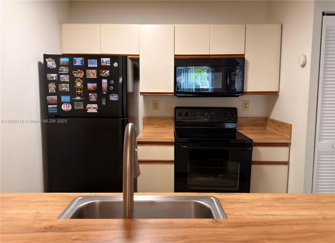 11266 SW 12th St, Unit 201, Pembroke Pines, FL 33025 Photo