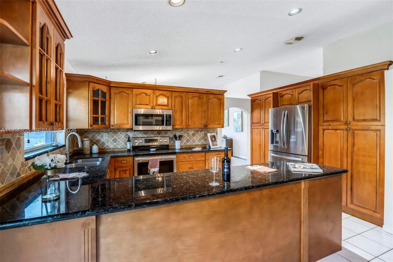 1181 NW 173rd Ave, Pembroke Pines, FL 33029 Photo