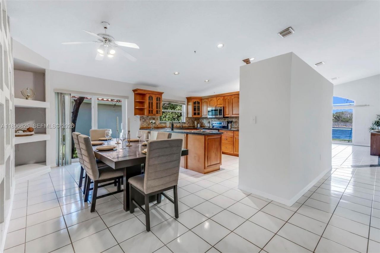 1181 NW 173rd Ave, Pembroke Pines, FL 33029 Photo