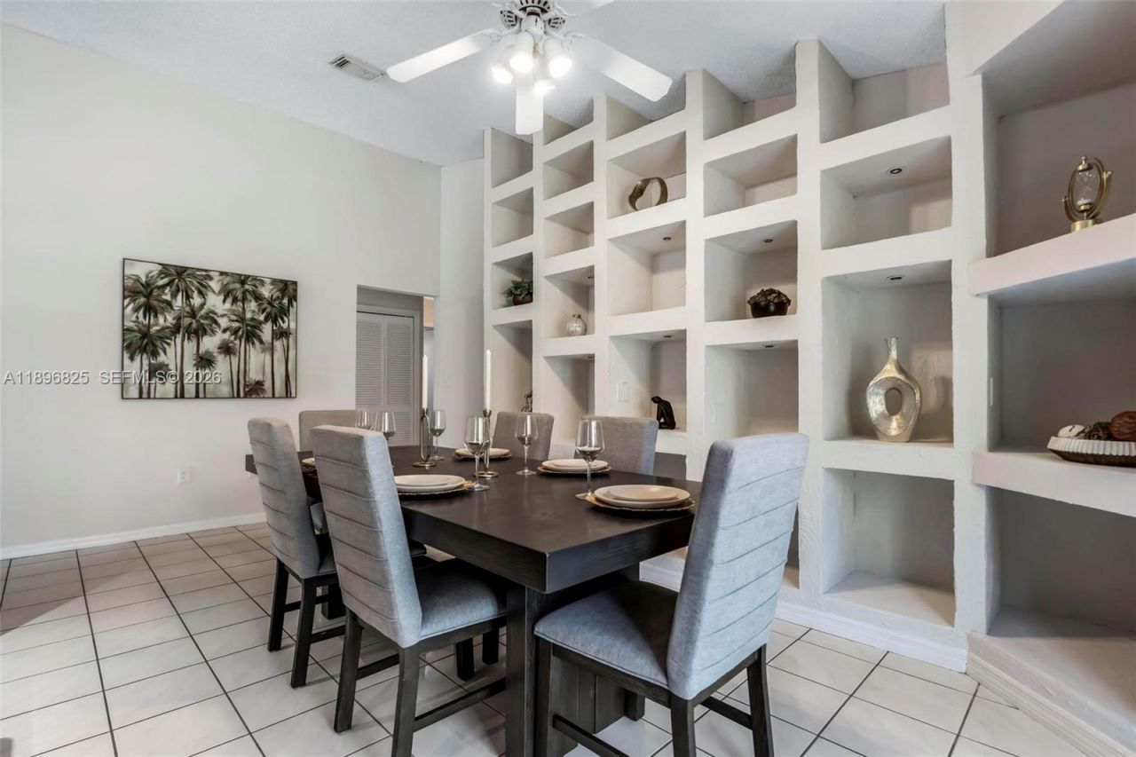 1181 NW 173rd Ave, Pembroke Pines, FL 33029 Photo