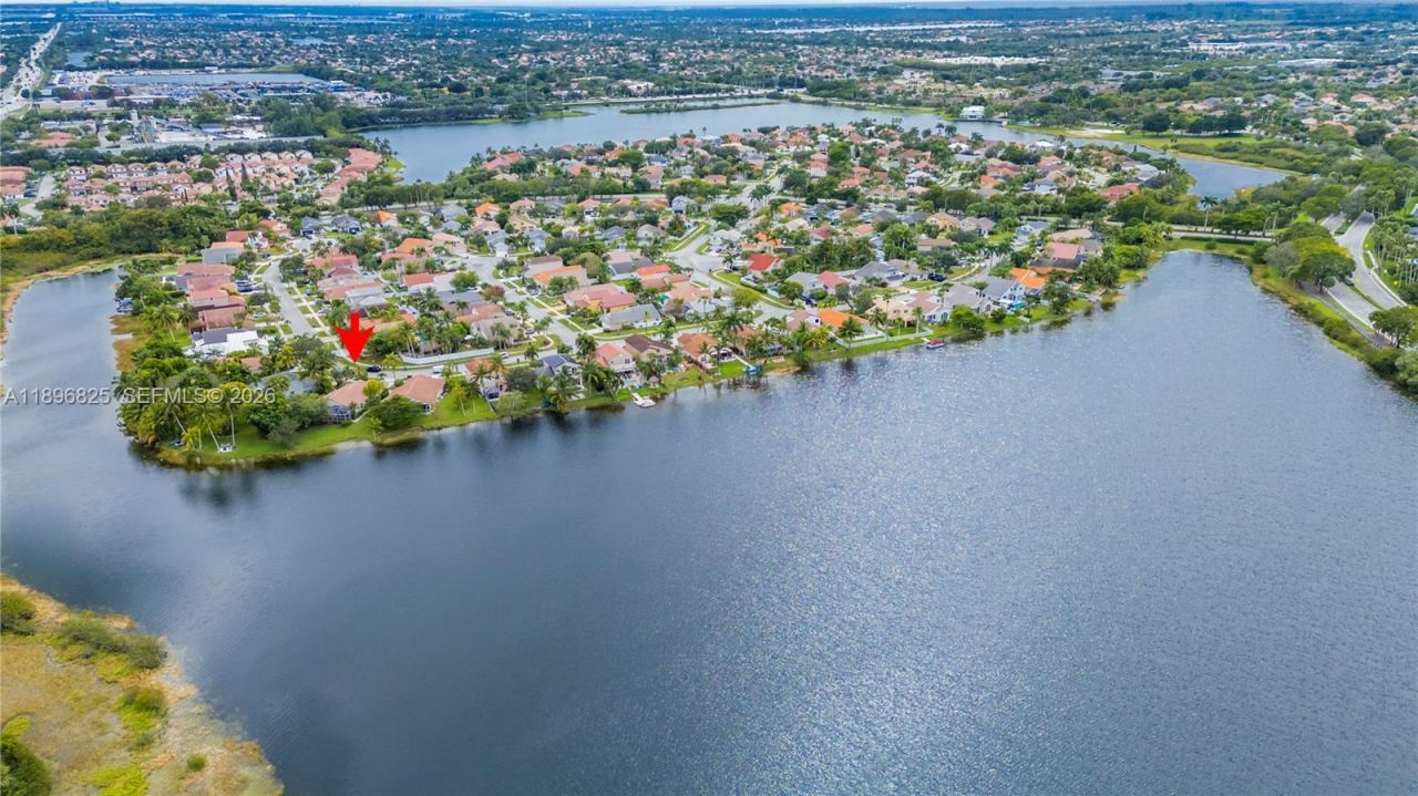 1181 NW 173rd Ave, Pembroke Pines, FL 33029 Photo