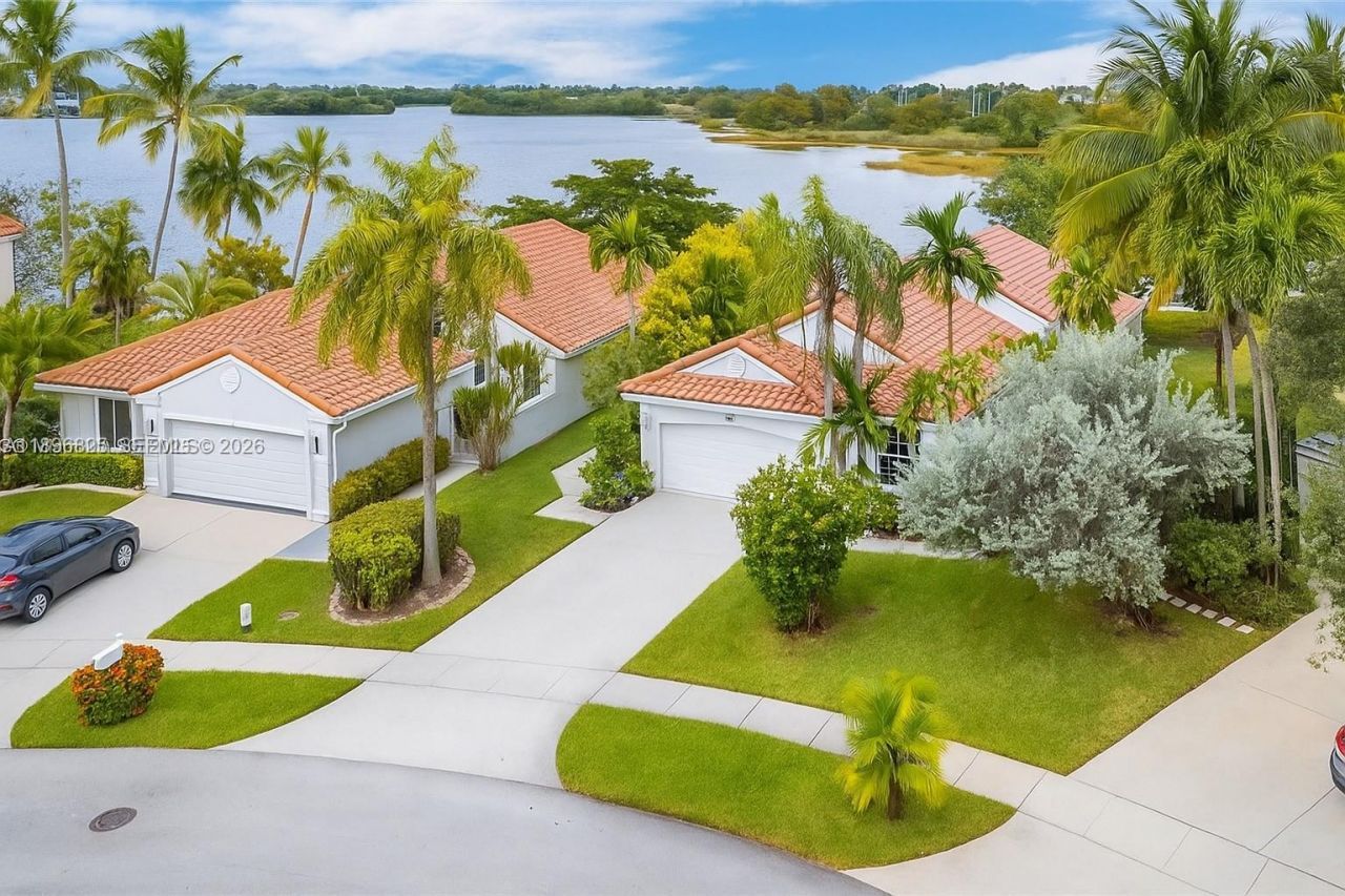 1181 NW 173rd Ave, Pembroke Pines, FL 33029 Photo