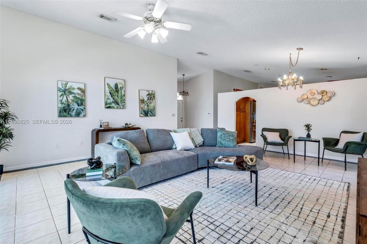 1181 NW 173rd Ave, Pembroke Pines, FL 33029 Photo