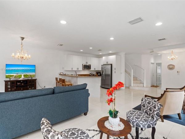 21396 Marina Cove Cir, Unit 17-J, Aventura, FL 33180