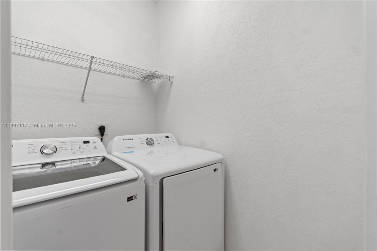 21396 Marina Cove Cir, Unit 17-J, Aventura, FL 33180 Photo