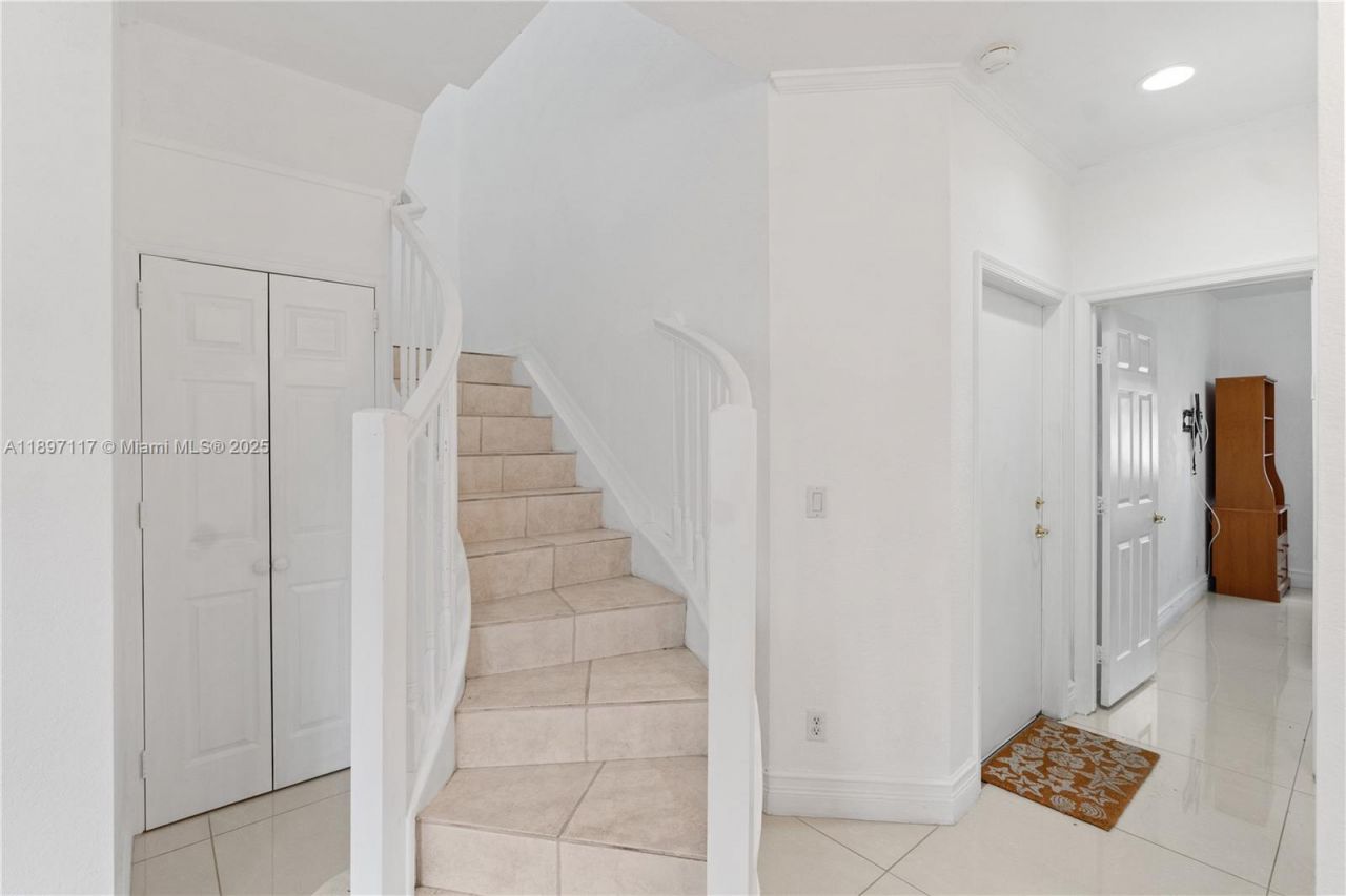 21396 Marina Cove Cir, Unit 17-J, Aventura, FL 33180 Photo