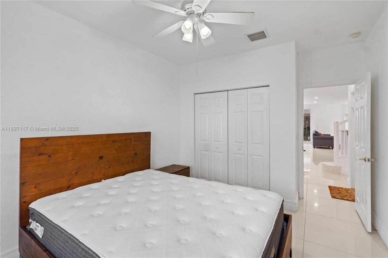 21396 Marina Cove Cir, Unit 17-J, Aventura, FL 33180 Photo