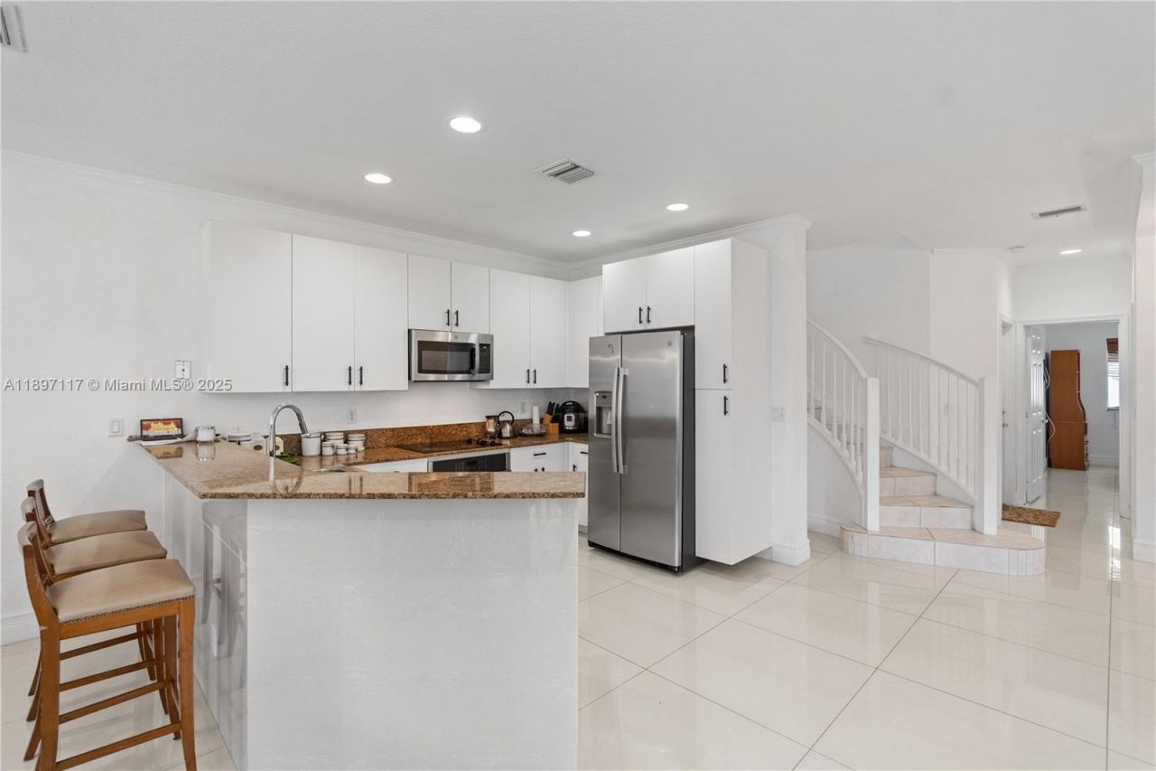 21396 Marina Cove Cir, Unit 17-J, Aventura, FL 33180 Photo