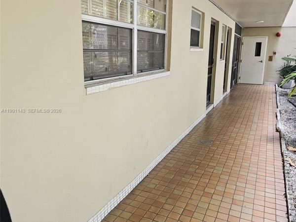 1670 NE 191st St, Unit 109-3, Miami, FL 33179