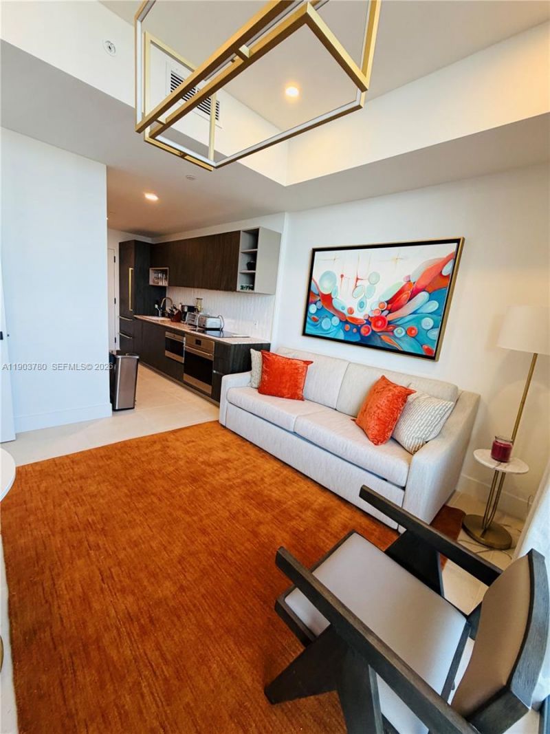 159 NE 6th St, Unit PH5014, Miami, FL 33132 Photo