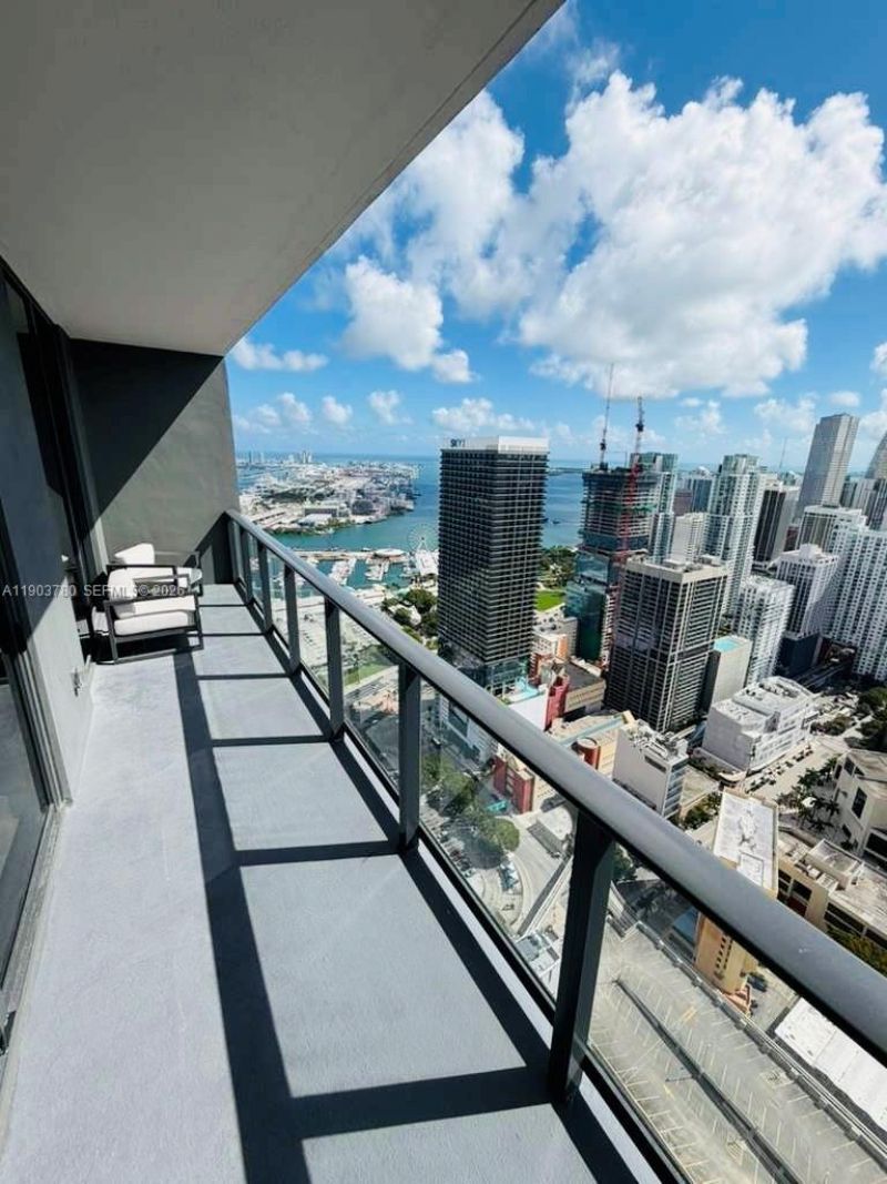 159 NE 6th St, Unit PH5014, Miami, FL 33132 Photo