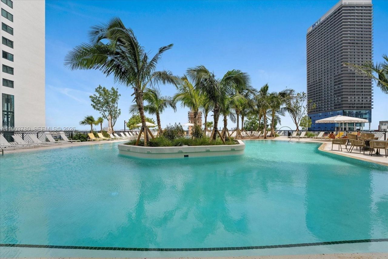 159 NE 6th St, Unit PH5014, Miami, FL 33132 Photo