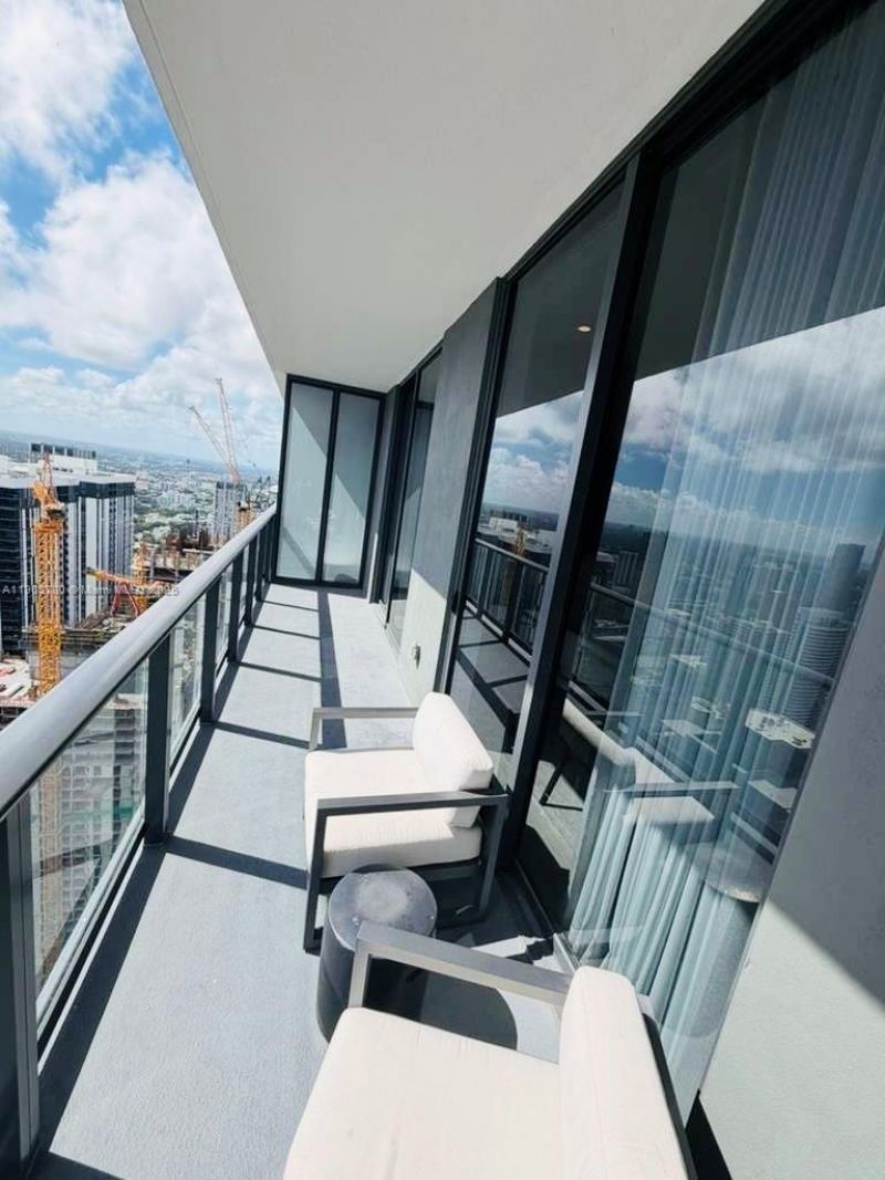 159 NE 6th St, Unit PH5014, Miami, FL 33132 Photo