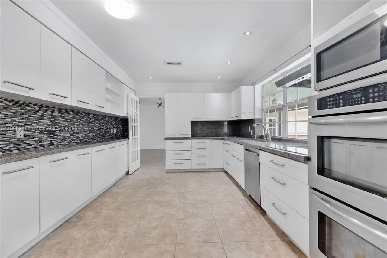 13820 SW 82nd Ave, Palmetto Bay, FL 33158 Photo