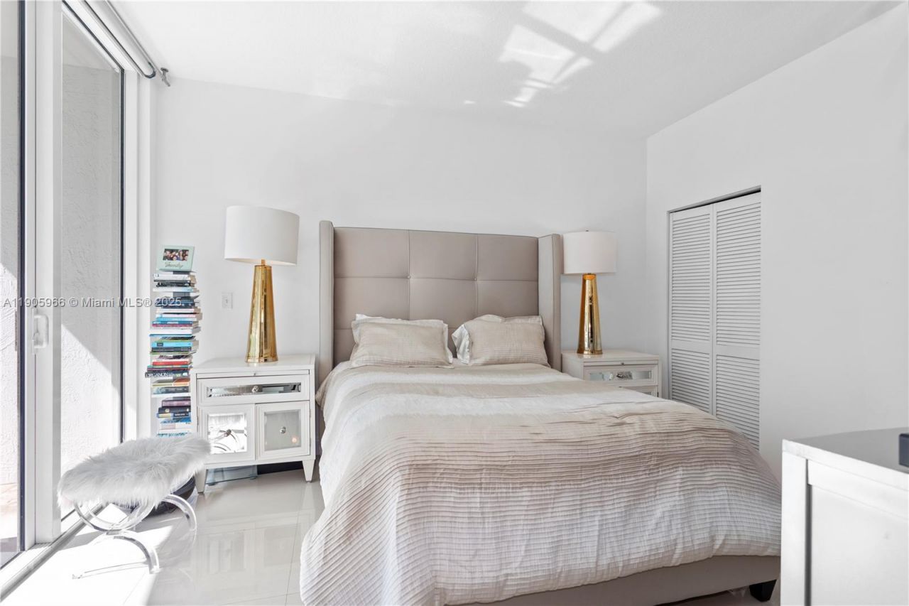 31 SE 5th St, Unit 4018, Miami, FL 33131 Photo