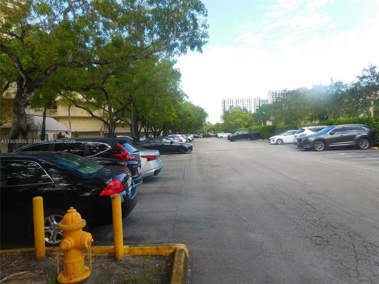 8290 Lake Dr, Unit 216, Doral, FL 33166 Photo